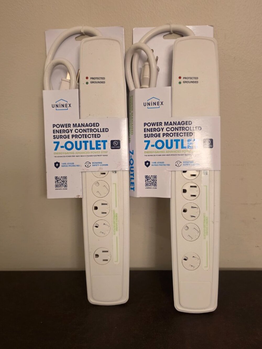 UNINEX Power Managed Energy Controlled Surge Protected 7-OUTLET Energy-Saving